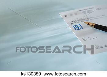 Arquivo Fotográficos - prescrição,  caneta. 
fotosearch - busca 
de fotos, imagens 
e clipart