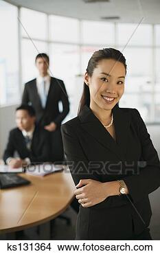 Banco de Imagem - retrato,  sorrindo, 
 executiva. fotosearch 
- busca de fotos, 
imagens e clipart