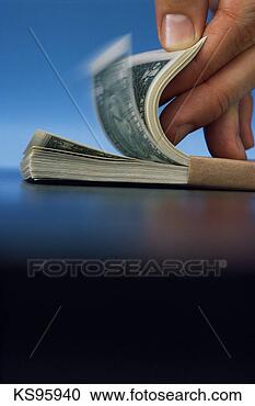 Arquivo de Fotografias - pessoa,  thumbing, 
 através,  contas. 
fotosearch - busca 
de fotos, imagens 
e clipart