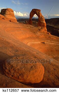 Picture - delicate arch 
at sunset, arches 
national park, 
near moab utah. 
fotosearch - search 
stock photos, 
pictures, images, 
and photo clipart