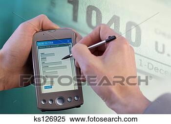 Banco de Imagem - mãos,  enchimento, 
 saída,  imposto, 
 forma,  informação, 
 pda. fotosearch 
- busca de fotos, 
imagens e clipart