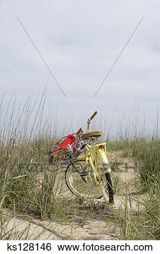 Banco de Imagem - bicicleta,  praia. 
fotosearch - busca 
de fotos, imagens 
e clipart