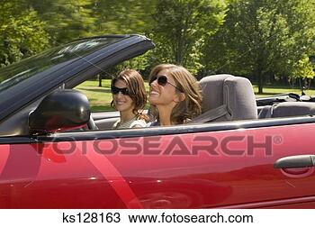 Banco de Imagem - mulheres,  conversível, 
 car. fotosearch 
- busca de fotos, 
imagens e clipart