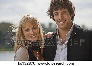 Banco de Imagem - feliz,  par. fotosearch 
- busca de fotos, 
imagens e clipart
