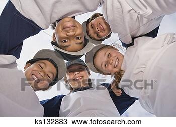 Banco de Imagem - sorrindo,  crianças, 
 basebol,  equipe. 
fotosearch - busca 
de fotos, imagens 
e clipart