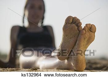Banco de Imagem - pés,  areia. fotosearch 
- busca de fotos, 
imagens e clipart