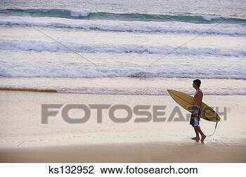Banco de Imagem - surfista,  praia. 
fotosearch - busca 
de fotos, imagens 
e clipart