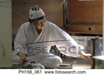 Arquivo de Fotografia - ferreiro,  trabalhando, 
 espada,  oficina. 
fotosearch - busca 
de fotos, imagens 
e clipart