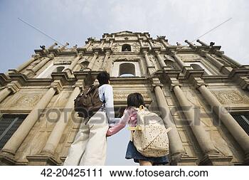 Stock Photography - father and daughter 
looking at the 
ruins of sao paulo. 
fotosearch - search 
stock photos, 
pictures, images, 
and photo clipart