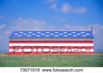 Stock Photograph - 'barn painted 
like american 
flag, central 
california'. fotosearch 
- search stock 
photos, pictures, 
images, and photo 
clipart