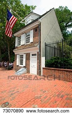 Stock Photography - 'the betsy ross 
house on east 
third street, 
 philadelphia. 
fotosearch - search 
stock photos, 
pictures, images, 
and photo clipart