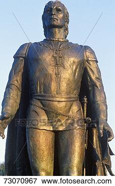 Picture - 'bronze sculpture 
of christopher 
columbus,  coit 
tower,  san. fotosearch 
- search stock 
photos, pictures, 
images, and photo 
clipart