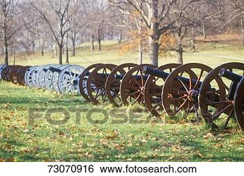 Stock Photo - 'cannons at the 
revolutionary 
war national park 
at sunrise,  valley. 
fotosearch - search 
stock photos, 
pictures, images, 
and photo clipart
