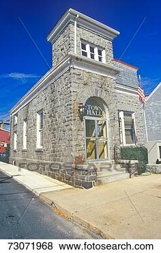 Stock Photo - 'chesapeake city 
town hall, maryland'. 
fotosearch - search 
stock photos, 
pictures, images, 
and photo clipart