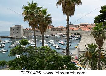 Stock Image - croatia, dubrovnik, 
harbour. fotosearch 
- search stock 
photos, pictures, 
images, and photo 
clipart