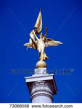 Stock Photo - 'gold statue atop 
world war i memorial, 
washington dc'. 
fotosearch - search 
stock photos, 
pictures, images, 
and photo clipart