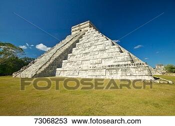 Stock Photo - 'the mayan pyramid 
of kukulkan (also 
known as el castillo) 
and ruins. fotosearch 
- search stock 
photos, pictures, 
images, and photo 
clipart