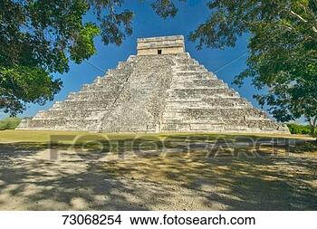 Stock Photo - 'the mayan pyramid 
of kukulkan (also 
known as el castillo) 
and ruins. fotosearch 
- search stock 
photos, pictures, 
images, and photo 
clipart