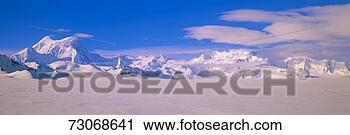 Stock Photography - 'mountains in 
wrangell-stelias 
national park, 
alaska'. fotosearch 
- search stock 
photos, pictures, 
images, and photo 
clipart