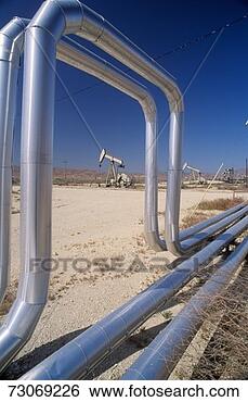 Stock Photo - 'oil well at taft 
in the central 
valley, ca'. fotosearch 
- search stock 
photos, pictures, 
images, and photo 
clipart