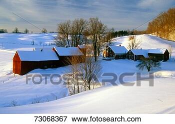 Picture - 's woodstock farm 
at sunrise in 
winter snow, vt'. 
fotosearch - search 
stock photos, 
pictures, images, 
and photo clipart