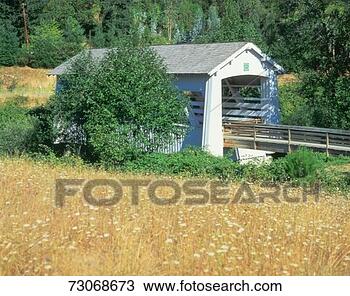 Stock Photo - 'sandy creek covered 
bridge, southern 
oregon'. fotosearch 
- search stock 
photos, pictures, 
images, and photo 
clipart