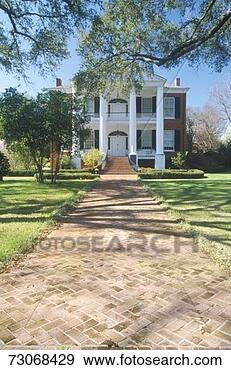 Stock Photograph - 'sidewalk leading 
to rosalie mansion 
in historic southern 
natchez, ms'. 
fotosearch - search 
stock photos, 
pictures, images, 
and photo clipart