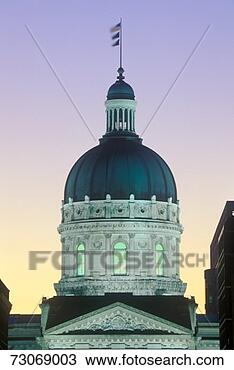 Stock Photo - 'state capitol 
of indiana, indianapolis'. 
fotosearch - search 
stock photos, 
pictures, images, 
and photo clipart