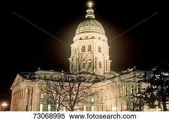Stock Image - 'state capitol 
of kansas, topeka'. 
fotosearch - search 
stock photos, 
pictures, images, 
and photo clipart