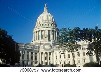 Picture - 'state capitol 
of wisconsin, 
madison'. fotosearch 
- search stock 
photos, pictures, 
images, and photo 
clipart