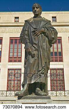 Stock Photo - 'statue of christopher 
columbus at city 
hall in columbus, 
ohio '. fotosearch 
- search stock 
photos, pictures, 
images, and photo 
clipart