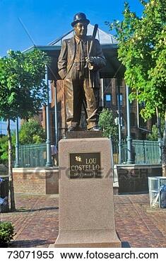 Stock Image - 'statue of lou 
costello in historic 
district of patterson, 
nj'. fotosearch 
- search stock 
photos, pictures, 
images, and photo 
clipart