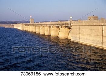 Stock Photo - 'table rock lake 
dam in the ozark 
mountains, mo'. 
fotosearch - search 
stock photos, 
pictures, images, 
and photo clipart