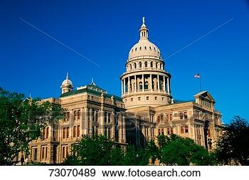 Stock Photograph - this is the historic 
state capitol 
building it has 
a large dome at. 
fotosearch - search 
stock photos, 
pictures, images, 
and photo clipart