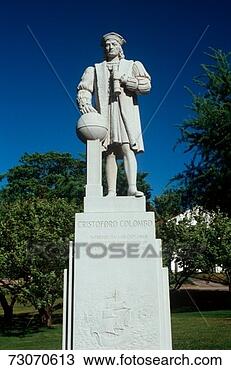 Stock Photo - 'this shows a 
statue of christopher 
columbus,  in 
an outdoor,  public. 
fotosearch - search 
stock photos, 
pictures, images, 
and photo clipart