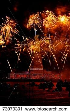 Stock Photography - this is the statue 
of liberty and 
fireworks on liberty 
weekend. fotosearch 
- search stock 
photos, pictures, 
images, and photo 
clipart