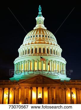 Picture - this is the us 
capitol at dusk 
the lights are 
on in the rotunda 
we. fotosearch 
- search stock 
photos, pictures, 
images, and photo 
clipart