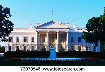 Stock Photo - this is the white 
house in daylight 
we see the fountain 
running in. fotosearch 
- search stock 
photos, pictures, 
images, and photo 
clipart