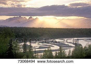 Stock Photo - 'view of mt mckinley 
and mt denali 
from george park 
highway,  route. 
fotosearch - search 
stock photos, 
pictures, images, 
and photo clipart