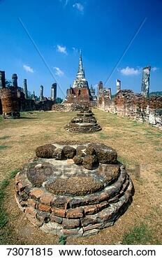 Stock Image - 'wat chang lom 
ancient buddhist 
temple at sri 
satchanaiai historical. 
fotosearch - search 
stock photos, 
pictures, images, 
and photo clipart