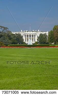 Stock Image - 'the white house 
south lawn with 
truman balcony, 
washington dc'. 
fotosearch - search 
stock photos, 
pictures, images, 
and photo clipart