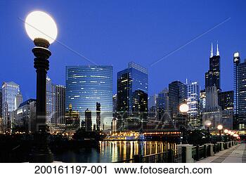 Stock Photography - usa, illinois, 
chicago skyline, 
night. fotosearch 
- search stock 
photos, pictures, 
images, and photo 
clipart