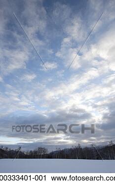 Stock Photography - japan, shiba-daimon, 
snow covered field. 
fotosearch - search 
stock photos, 
pictures, images, 
and photo clipart