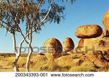 Stock Photography - australia, northern 
territory, devil's 
marbles rock formation. 
fotosearch - search 
stock photos, 
pictures, images, 
and photo clipart