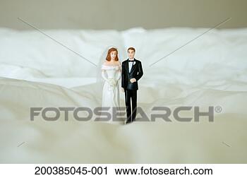 Arquivo de Fotografia - noiva,  noivo, 
 figuras,  cama. 
fotosearch - busca 
de fotos, imagens 
e clipart