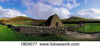 Picture - co kerry, dingle 
peninsula, gallerus 
oratory. fotosearch 
- search stock 
photos, pictures, 
images, and photo 
clipart