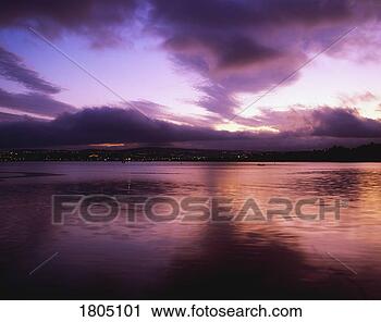 Stock Photography - derry city, west 
bank and river 
foyle, ireland. 
fotosearch - search 
stock photos, 
pictures, images, 
and photo clipart