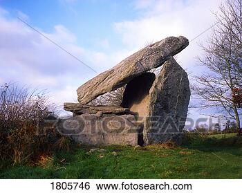 Stock Photo - dolmen, mullinavat, 
co kilkenny, ireland. 
fotosearch - search 
stock photos, 
pictures, images, 
and photo clipart