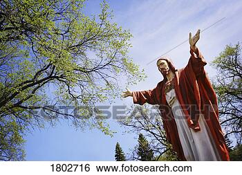 Banco de Imagem - estátua,  jesus,   estendido,  braços.  fotosearch - busca  de fotos, imagens  e clipart