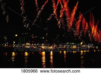Stock Photo - st patrick's day 
festival,  firework 
display,  custom 
house quay. fotosearch 
- search stock 
photos, pictures, 
images, and photo 
clipart